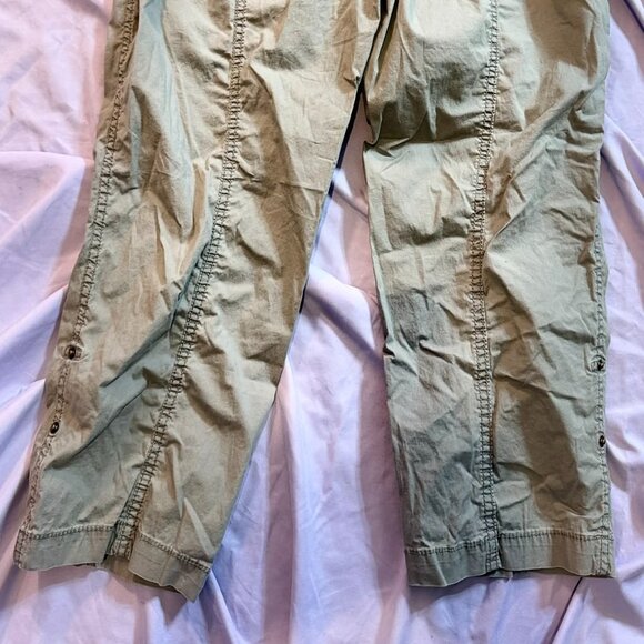 TWO pairs Caffe Marrakesh Cargo Capri Pants -1 Light Green & 1 Khaki Tan SIZE 6 - Picture 3 of 13